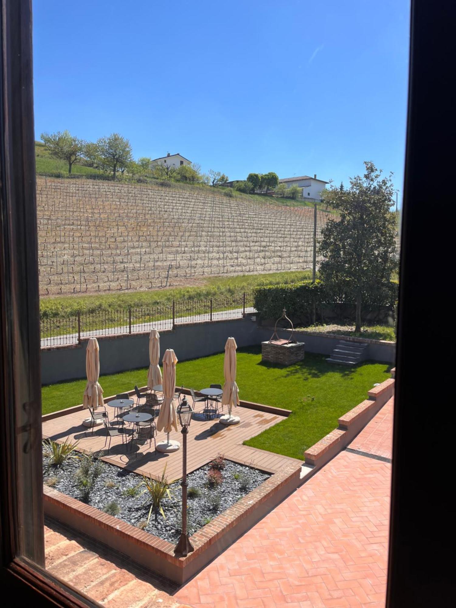 Cascina La Badia Bed & Breakfast Montegrosso d'Asti Exterior photo